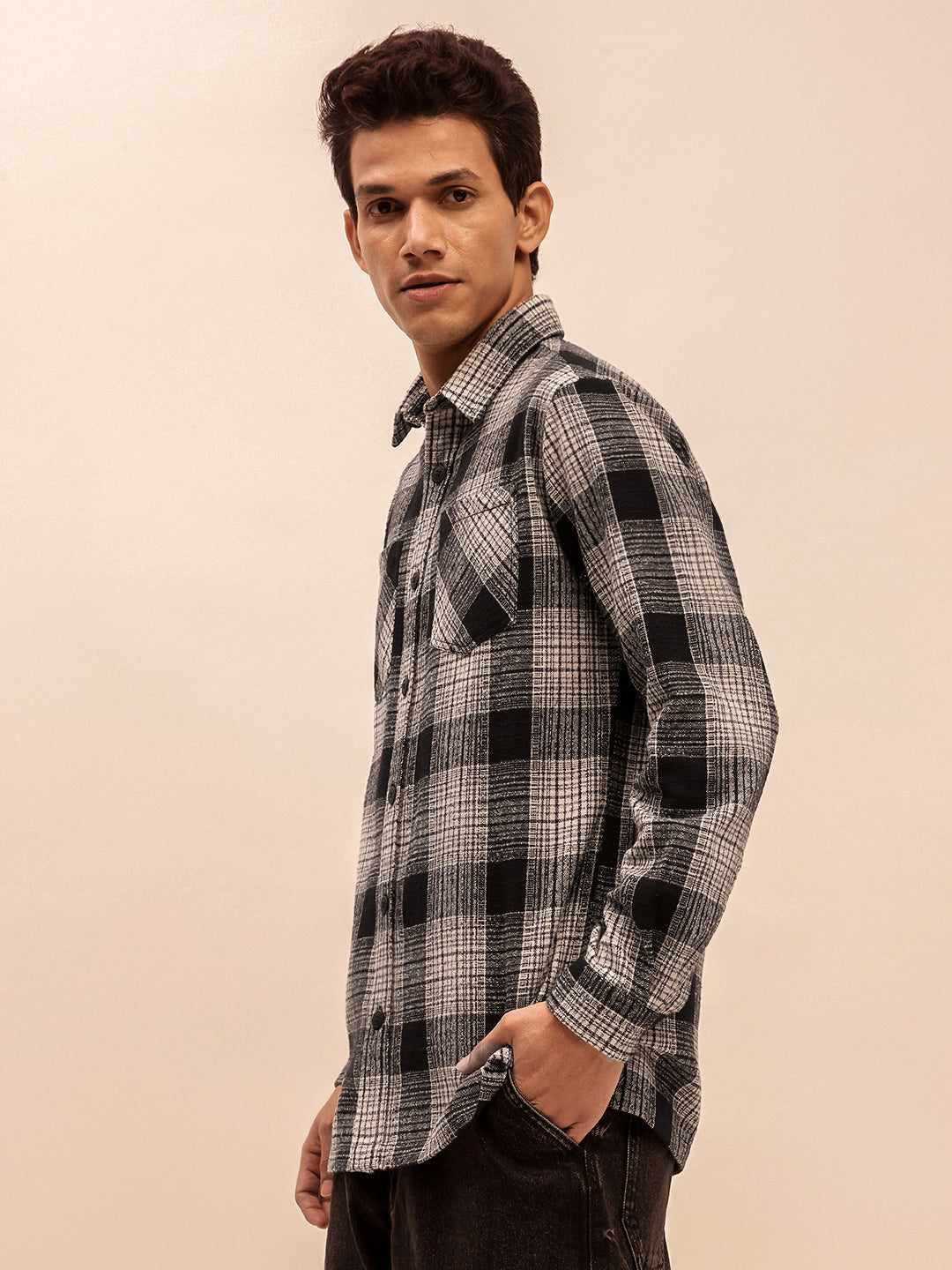 Men’s Checkered Long Sleeve Shacket in Black